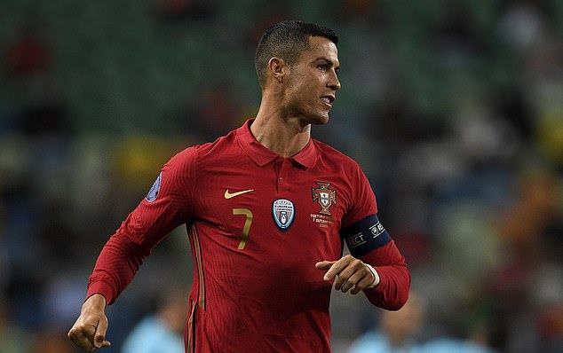 Ronaldo vô duyên, Bồ Đào Nha và Tây Ban Nha cầm chân nhau
