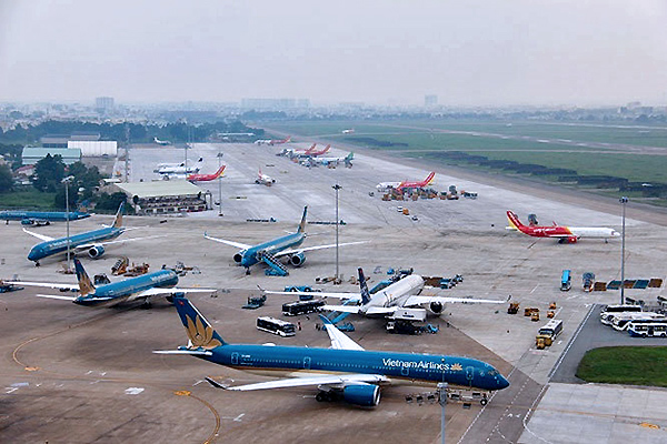 Tạm dừng bay quốc tế đưa khách vào Việt Nam, chờ quy chuẩn cách ly
