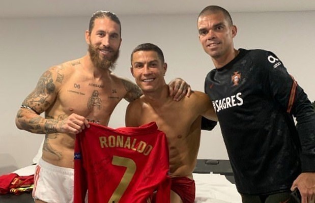 Ronaldo và Sergio Ramos làm lành, sau 2 năm 'nghỉ chơi'