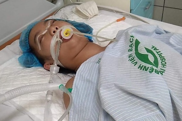 Sự sống mong manh của bé gái hôn mê sâu vì suy thận cấp