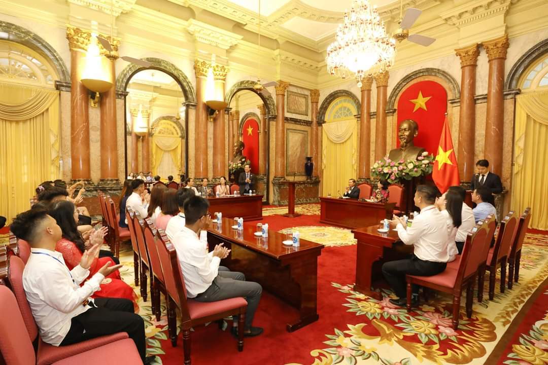 'Đại học không phải là con đường duy nhất giúp ta trưởng thành'