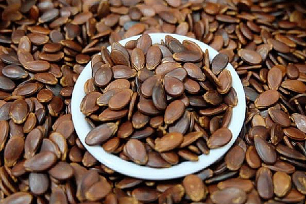 Hai vợ chồng bị ung thư vì thói quen ăn hạt dưa tẩm gia vị