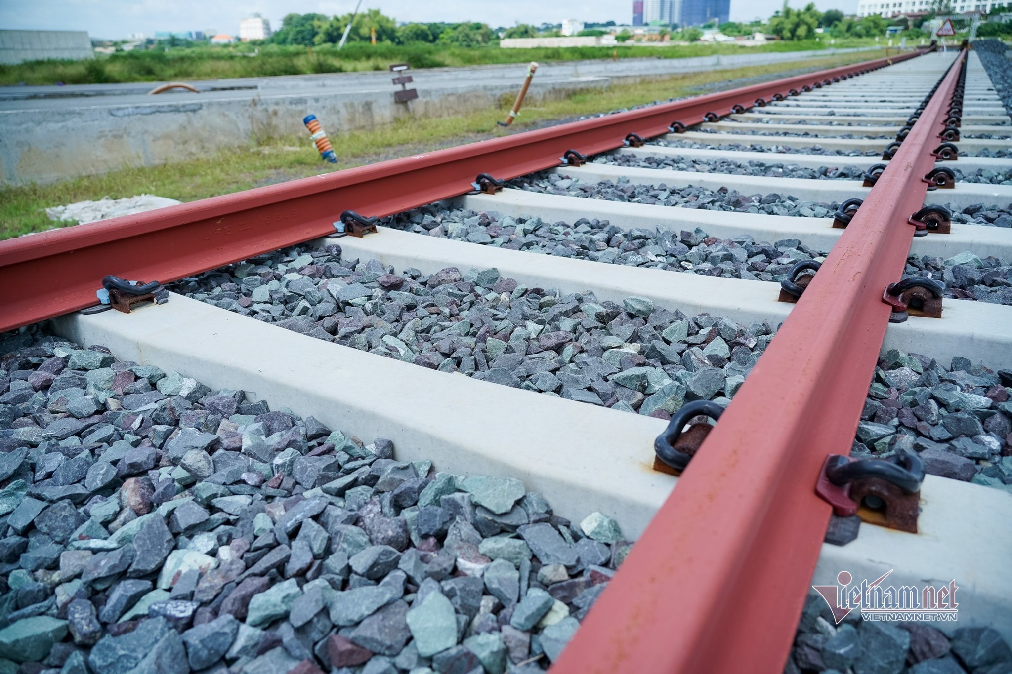 Toàn cảnh depot Long Bình, nơi tiếp nhận ba đoàn tàu đầu tiên của metro số 1