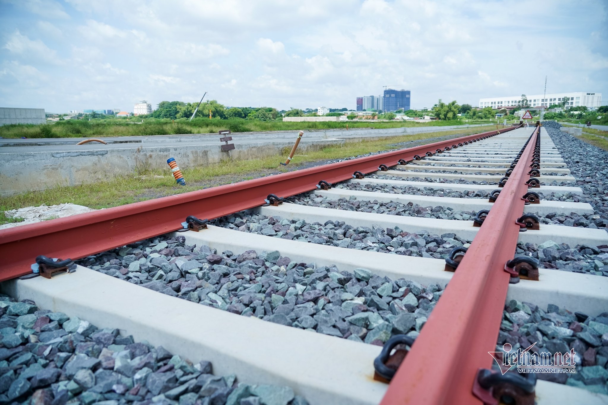 Toàn cảnh depot Long Bình, nơi tiếp nhận ba đoàn tàu đầu tiên của metro số 1