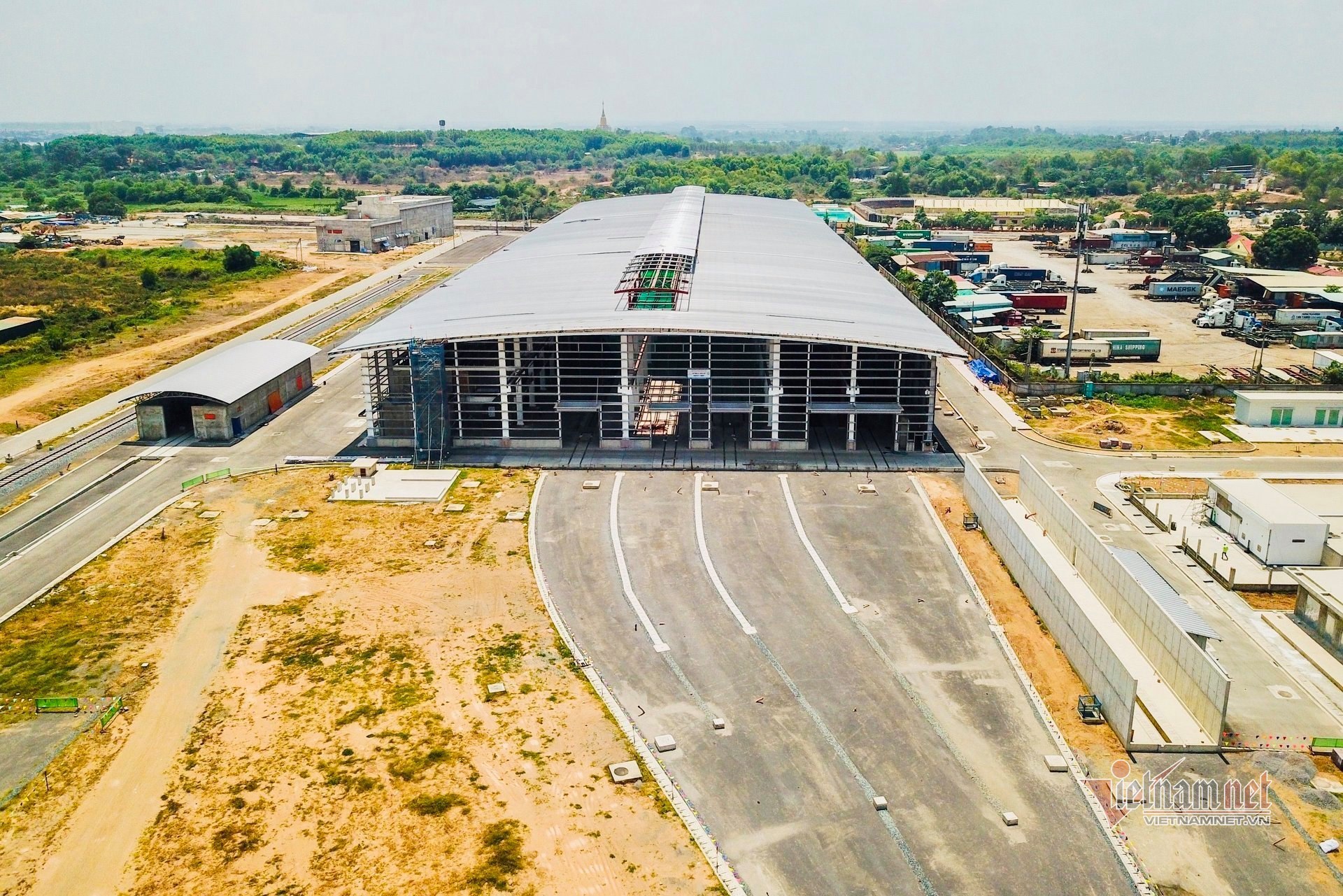 Toàn cảnh depot Long Bình, nơi tiếp nhận ba đoàn tàu đầu tiên của metro số 1