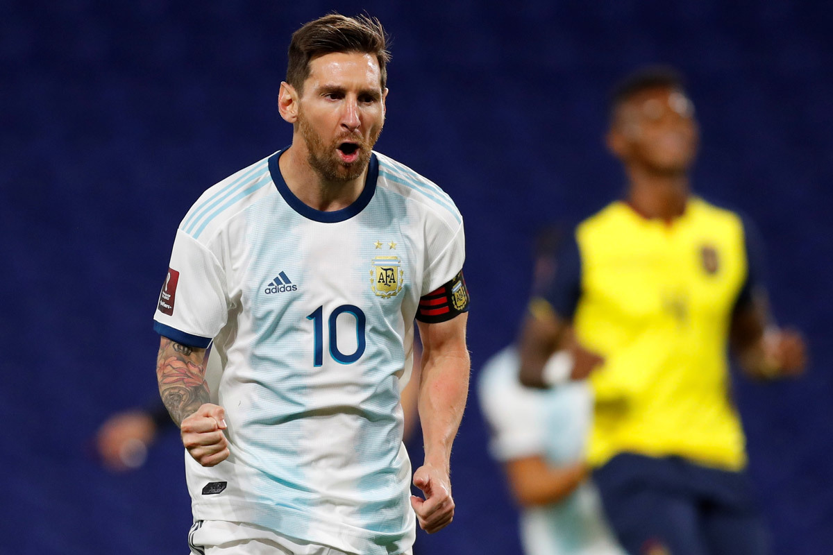 Messi phát biểu cảm động sau khi sánh ngang Ronaldo