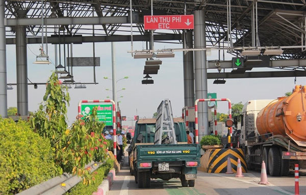 PM asks for non-stop toll collections to go into service immediately
