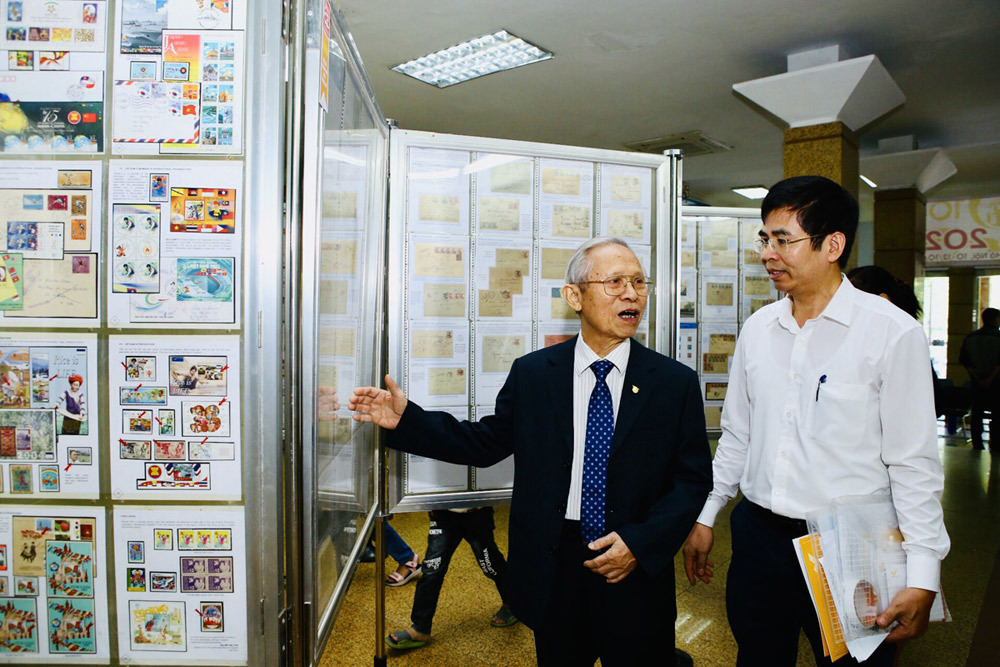 Nhiều bộ tem quý, hiếm tại triển lãm Tem bưu chính Hà Nội mở rộng 2020