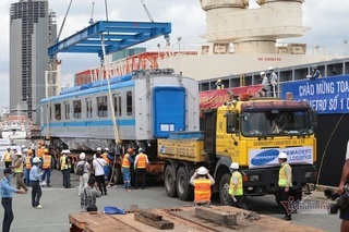 Carriages for first metro line arrive in HCM City