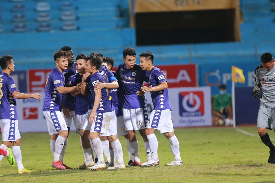 Quang Hải tỏa sáng, Hà Nội lại gieo sầu cho CLB TP.HCM