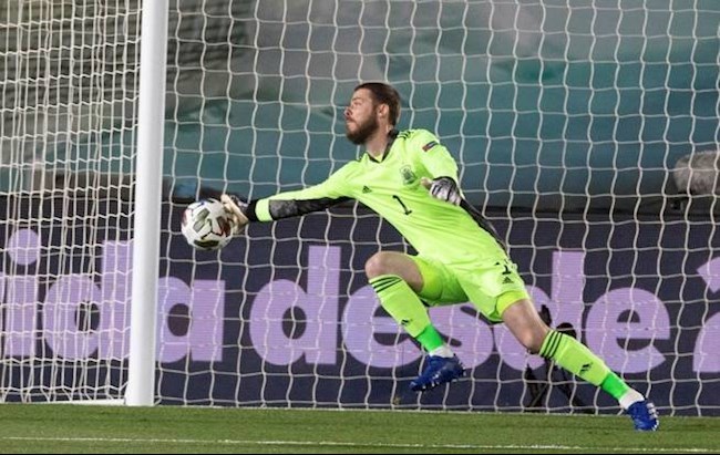 De Gea cứu thua khó tin, Tây Ban Nha xây chắc ngôi đầu