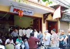 Traditional food shops in Hanoi where customers have to line up