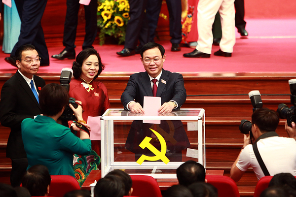 Ông Vương Đình Huệ tái đắc cử Bí thư Thành ủy Hà Nội với 100% số phiếu