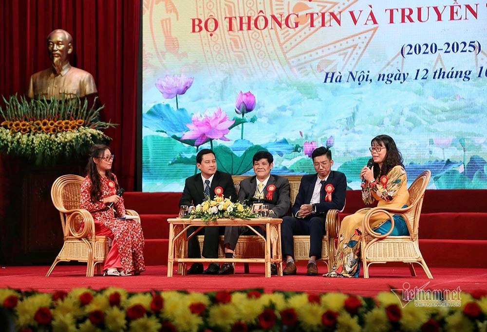 Phó Thủ tướng Trương Hòa Bình: “Thi đua phải bám sát nhiệm vụ chính trị thời CMCN 4.0”