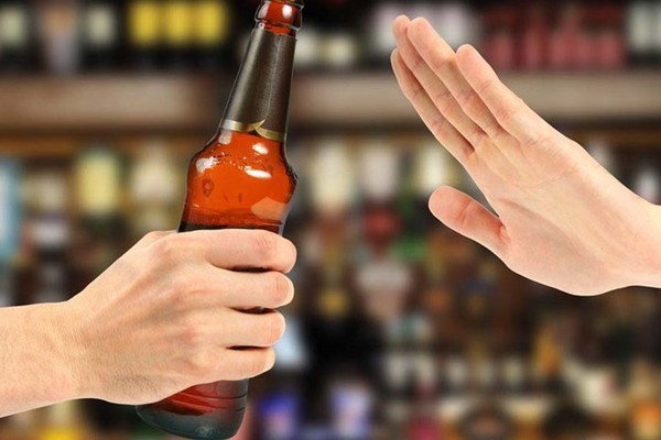 Ép người khác uống rượu bia bị phạt 1-3 triệu đồng