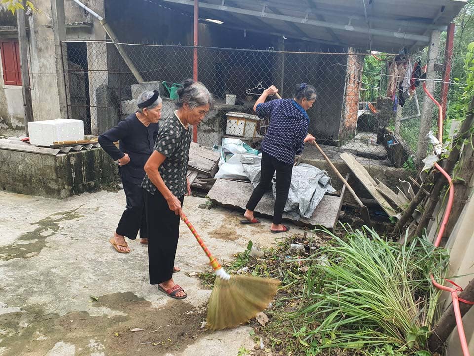 Sản phụ khóc ngất nghe tin chồng tử nạn ở Thủy điện Rào Trăng 3