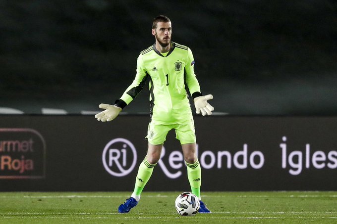 Luis Enrique bức xúc De Gea bị đem ra là 