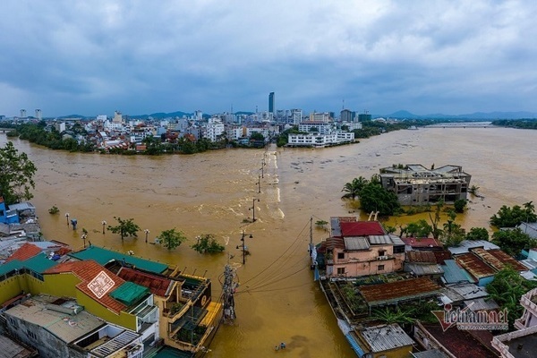 Bạn đọc VietNamNet tiếp sức đồng bào miền Trung