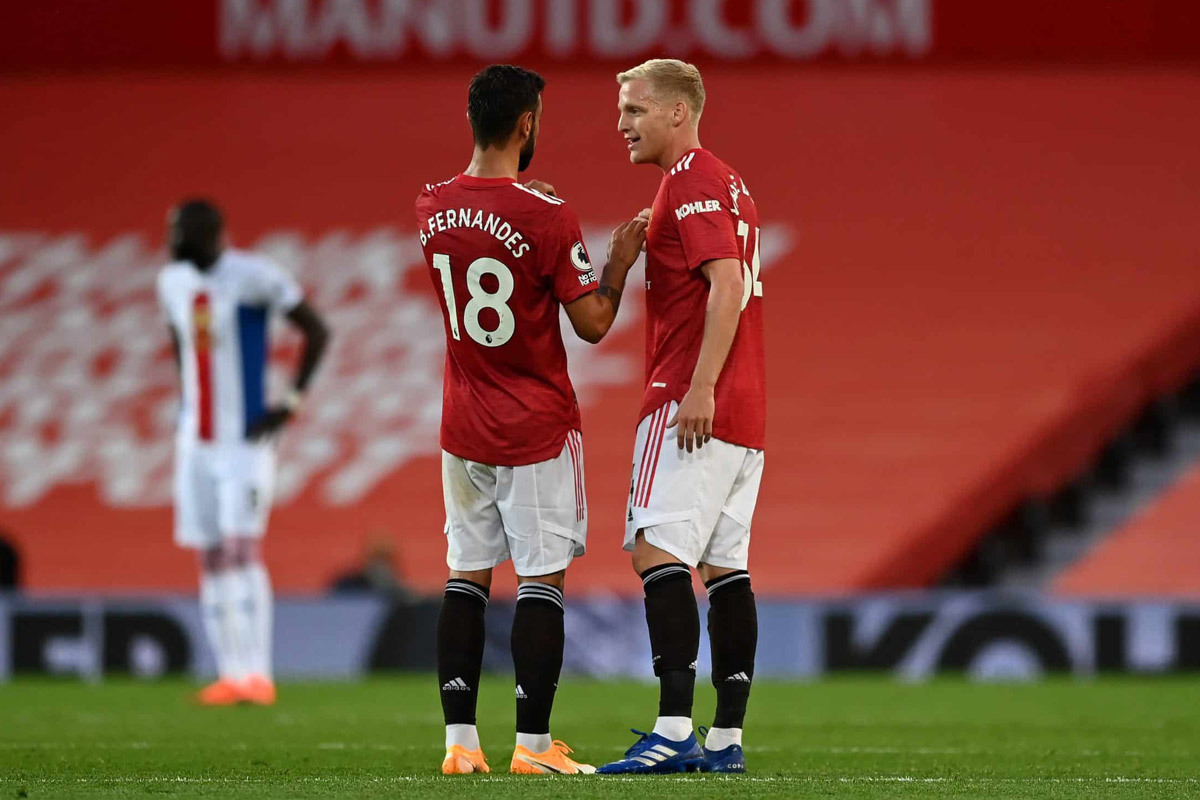 MU dễ mất Bruno Fernandes: Đừng lo, còn Van de Beek