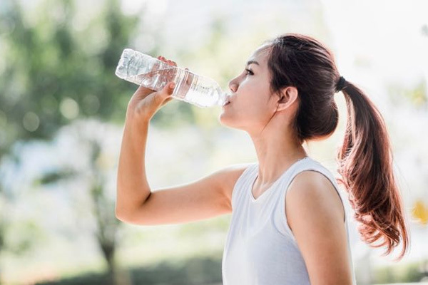 Các dấu hiệu bạn cần uống nước ngay để tránh mắc bệnh