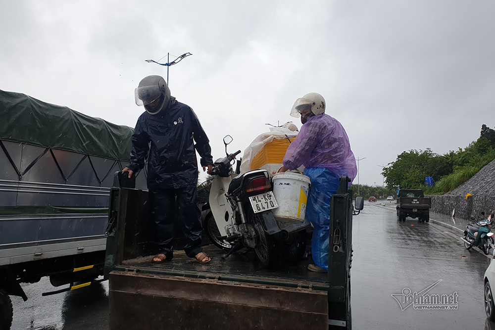 Quảng Ninh cấm cầu Bãi Cháy, 20 du khách vẫn trên đảo Cô Tô