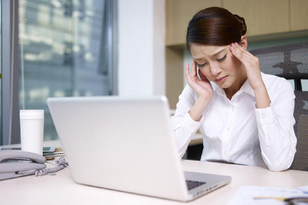 Làm gì khi bị đau đầu, suy giảm trí nhớ?