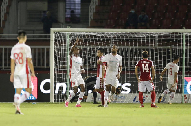 Vắng Công Phượng, TP.HCM ngậm ngùi nhìn Viettel lên đỉnh bảng