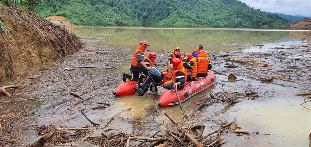 Military forces intensifies rescue operations at Rao Trang 3 Hydropower Plant