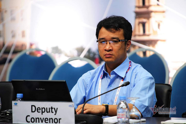 Phút “cân não” của vị chuyên gia đàm phán hàng đầu về thương mại điện tử và Viễn thông