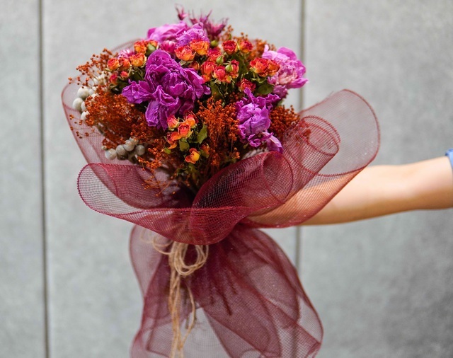 Hoa thật như giả, 9 tháng không héo, tưởng hàng Trung Quốc ướp thuốc