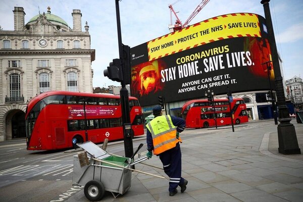 Mỹ tăng vọt số ca nhiễm mới Covid-19, London siết chặt phong toả