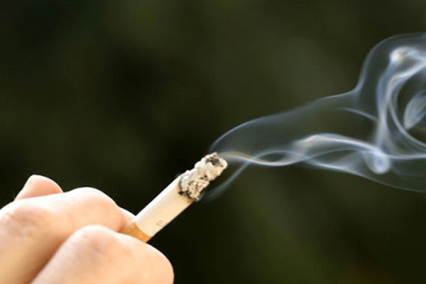 Mức xử phạt với hành vi hút thuốc lá không đúng nơi quy định