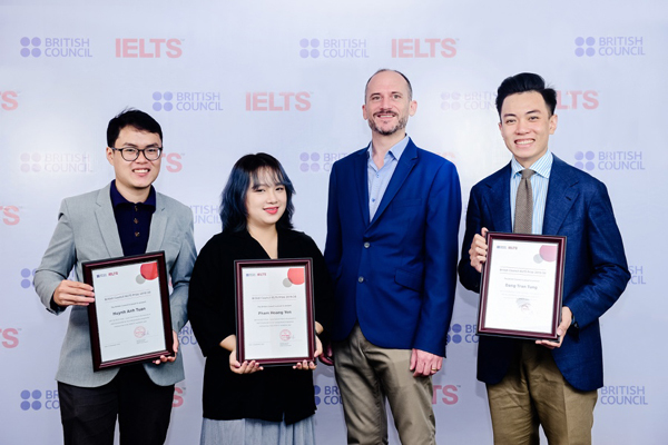 Bí quyết chinh phục học bổng IELTS Prize của 3 thí sinh Việt