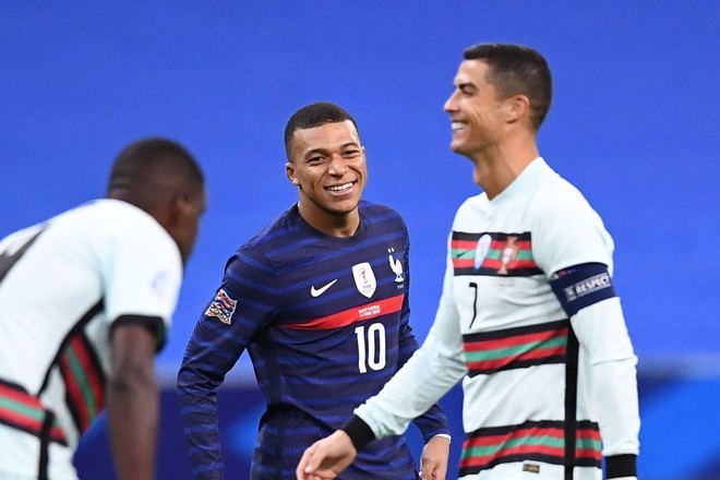 MU thua hoàn thua, Juventus cược Ronaldo lấy Mbappe