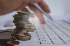 Chuyển đổi số tốn bao nhiêu tiền?