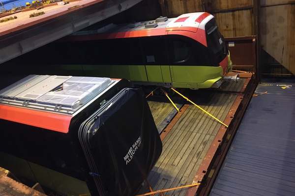 Đoàn tàu Metro Nhổn - Ga Hà Nội vừa về Việt Nam