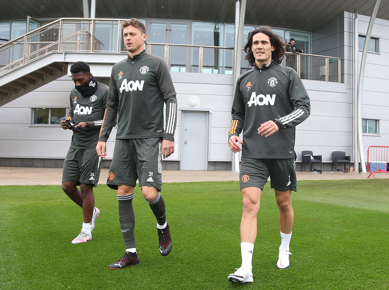 CĐV MU phát sốt khi Cavani sẵn sàng ra sân 