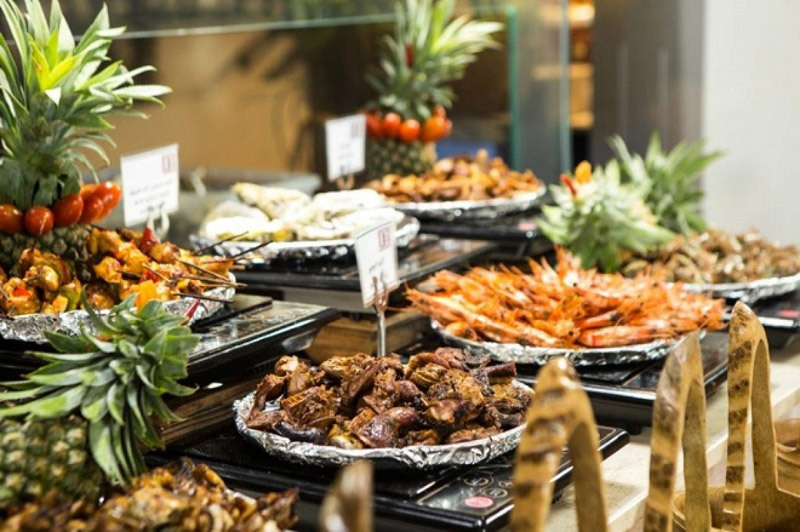 10 bí mật về bữa buffet mà nhân viên nhà hàng không muốn thực khách biết