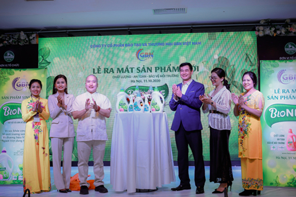 Ra mắt nước giặt, nước rửa chén ứng dụng công nghệ sinh học