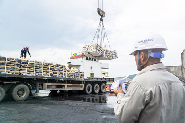 Dấu ấn sau những chuyến hàng xuất ngoại của Xi măng Tân Thắng