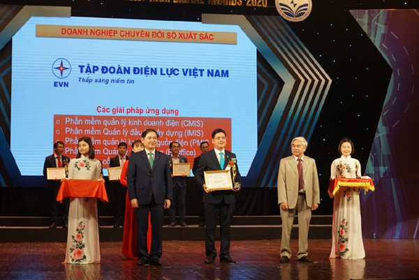 EVN nhận giải thưởng Doanh nghiệp chuyển đổi số xuất sắc Việt Nam 2020
