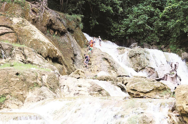 Exploring an inland Ha Long Bay in Tuyen Quang