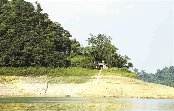 Exploring an inland Ha Long Bay in Tuyen Quang