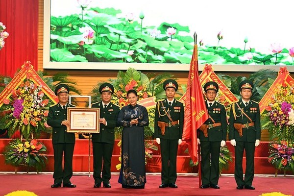 Báo Quân đội nhân dân nhận Huân chương Độc lập hạng Ba