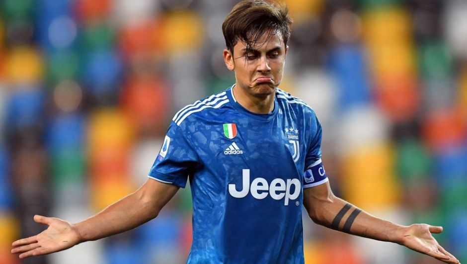 Herrera đau MU, Dybala bất mãn Pirlo