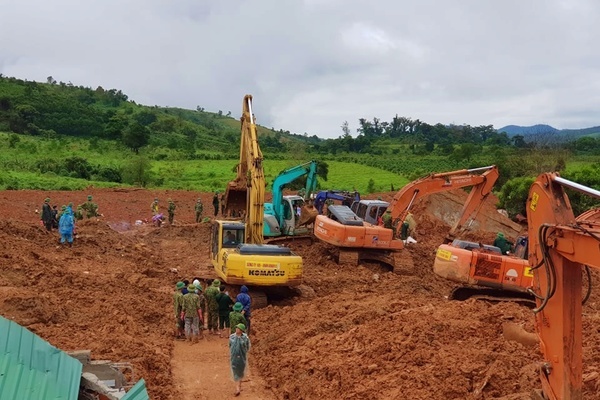 Truy thăng quân hàm cho cán bộ, chiến sĩ đoàn kinh tế quốc phòng 337