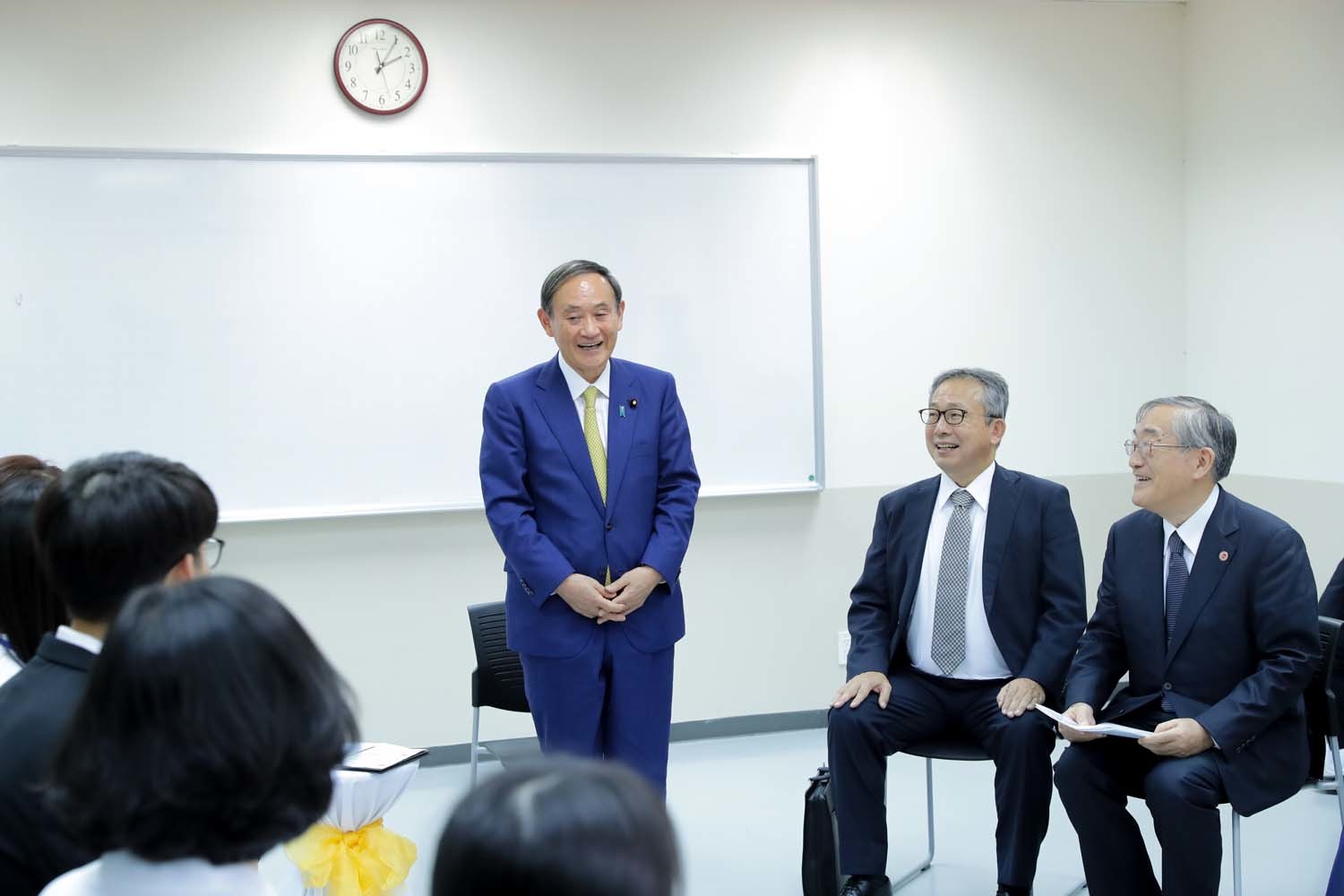 Bài phát biểu của Thủ tướng Nhật Bản Suga Yoshihide với sinh viên