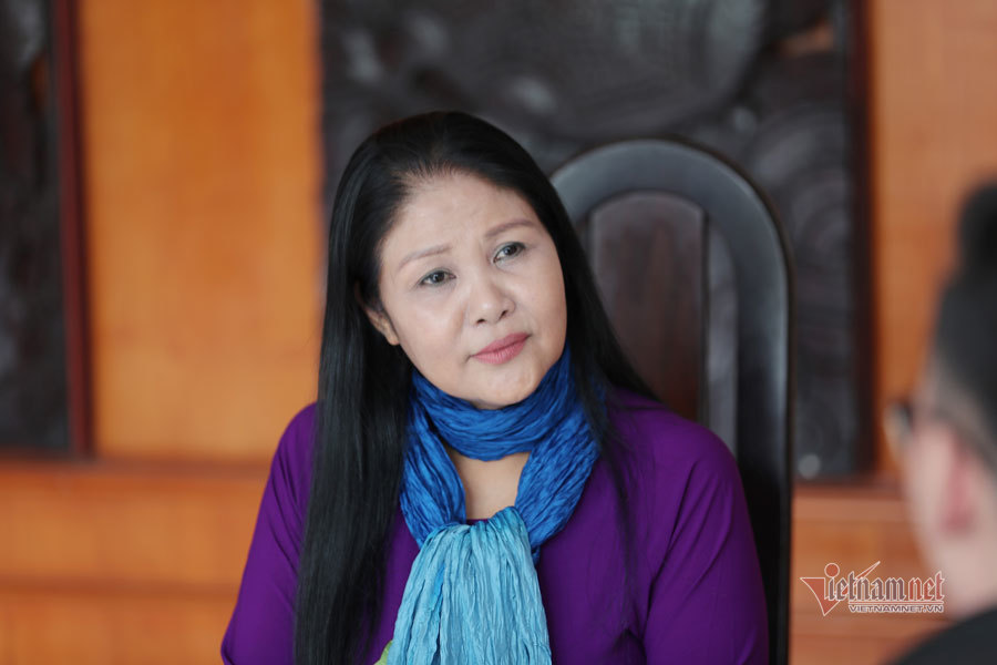 NSND Thanh Ngoan U60 lên chức bà nội vẫn được chồng yêu chiều