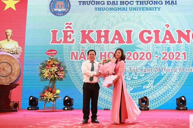 ĐH Thương mại chi hơn 21 tỷ đồng cấp học bổng năm học 2020-2021