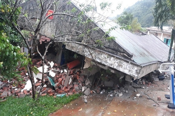 Dãy nhà của cán bộ chiến sỹ Đồn Biên phòng cửa khẩu Cha Lo nứt toác, đổ sập